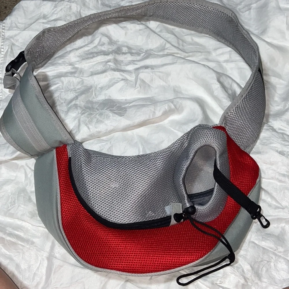 Nwot Pet Sling Carrier Small Dogs/Cats Adjustable Strap Mesh Hand Free